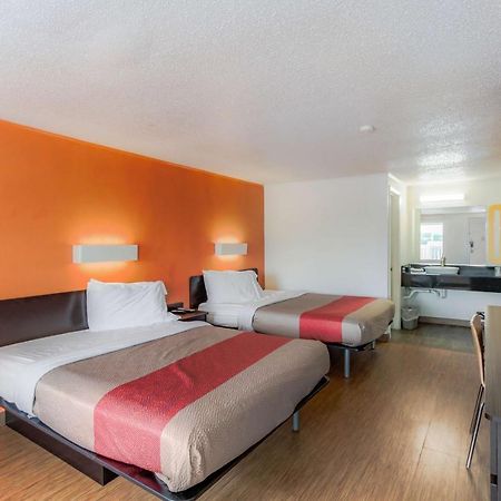 Motel 6 Каламазу Екстериор снимка