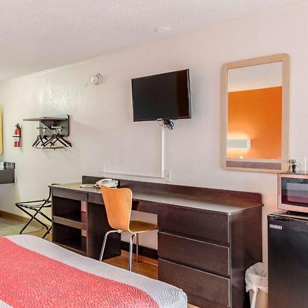 Motel 6 Каламазу Екстериор снимка