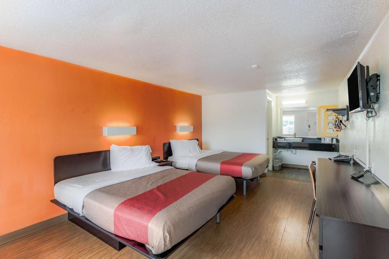 Motel 6 Каламазу Екстериор снимка