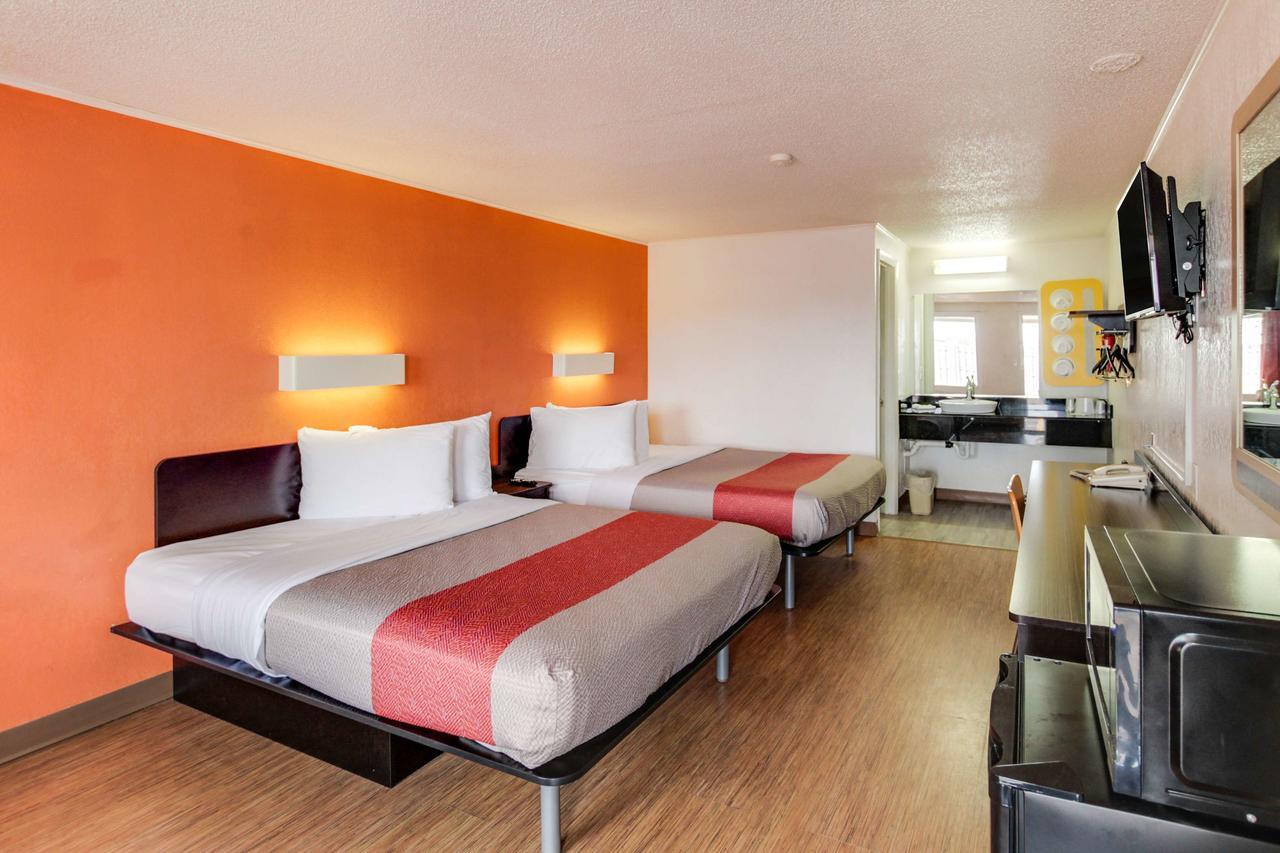 Motel 6 Каламазу Екстериор снимка