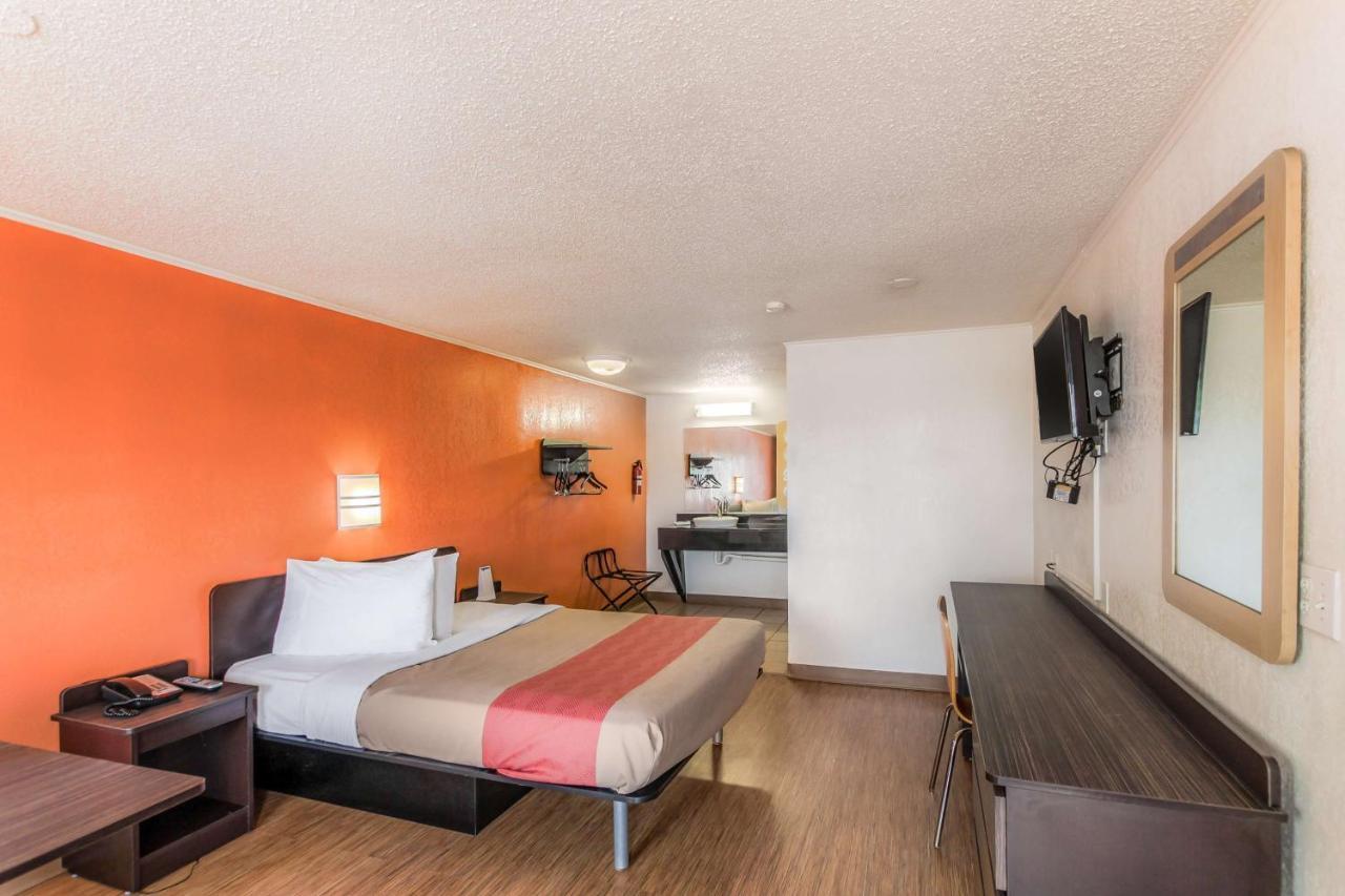 Motel 6 Каламазу Екстериор снимка